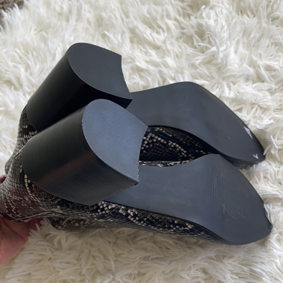 Steve Madden Grey Snake Jet Ankle Boots - Picture 7 of 8